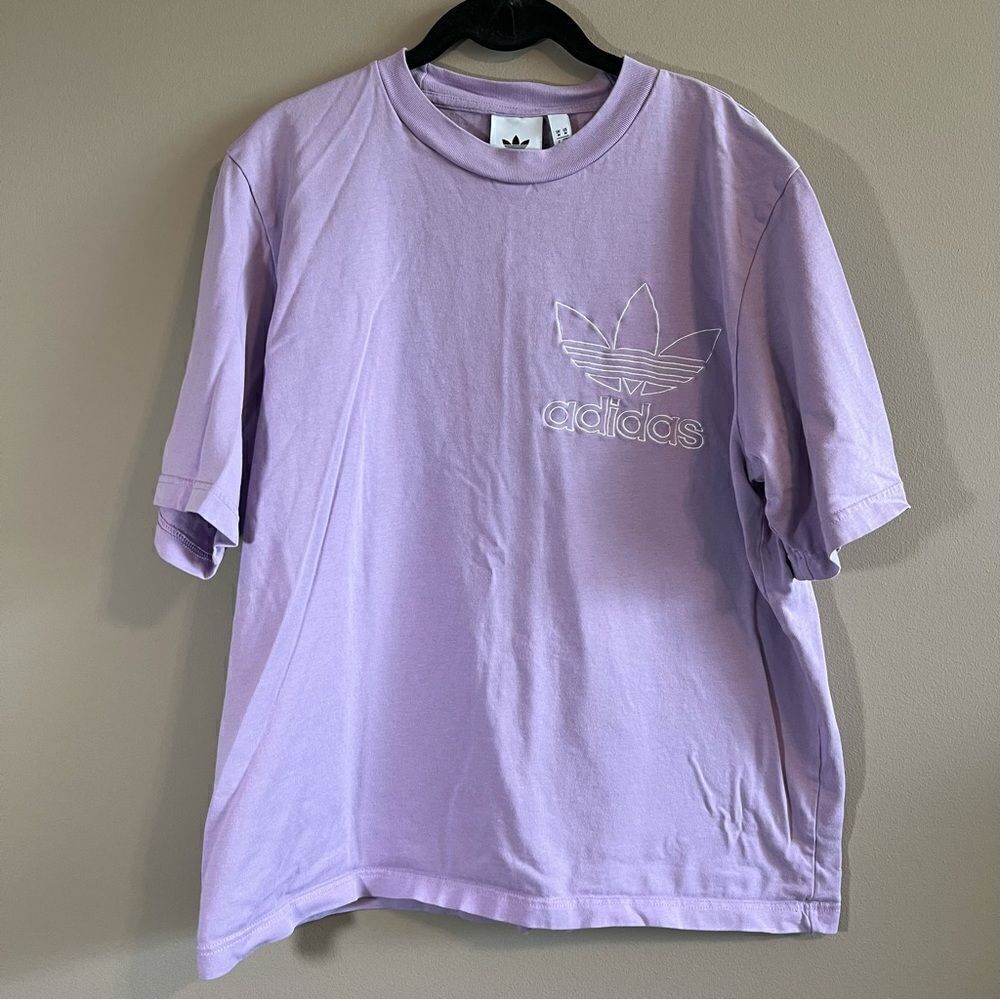 ✨ Adidas Light Purple Embroidered Shirt Medium